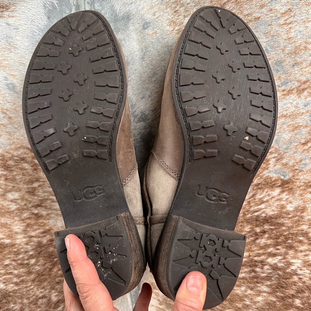 Ugg Patsy Taupe Leather Suede Round Toe Ankle Boo… - image 3